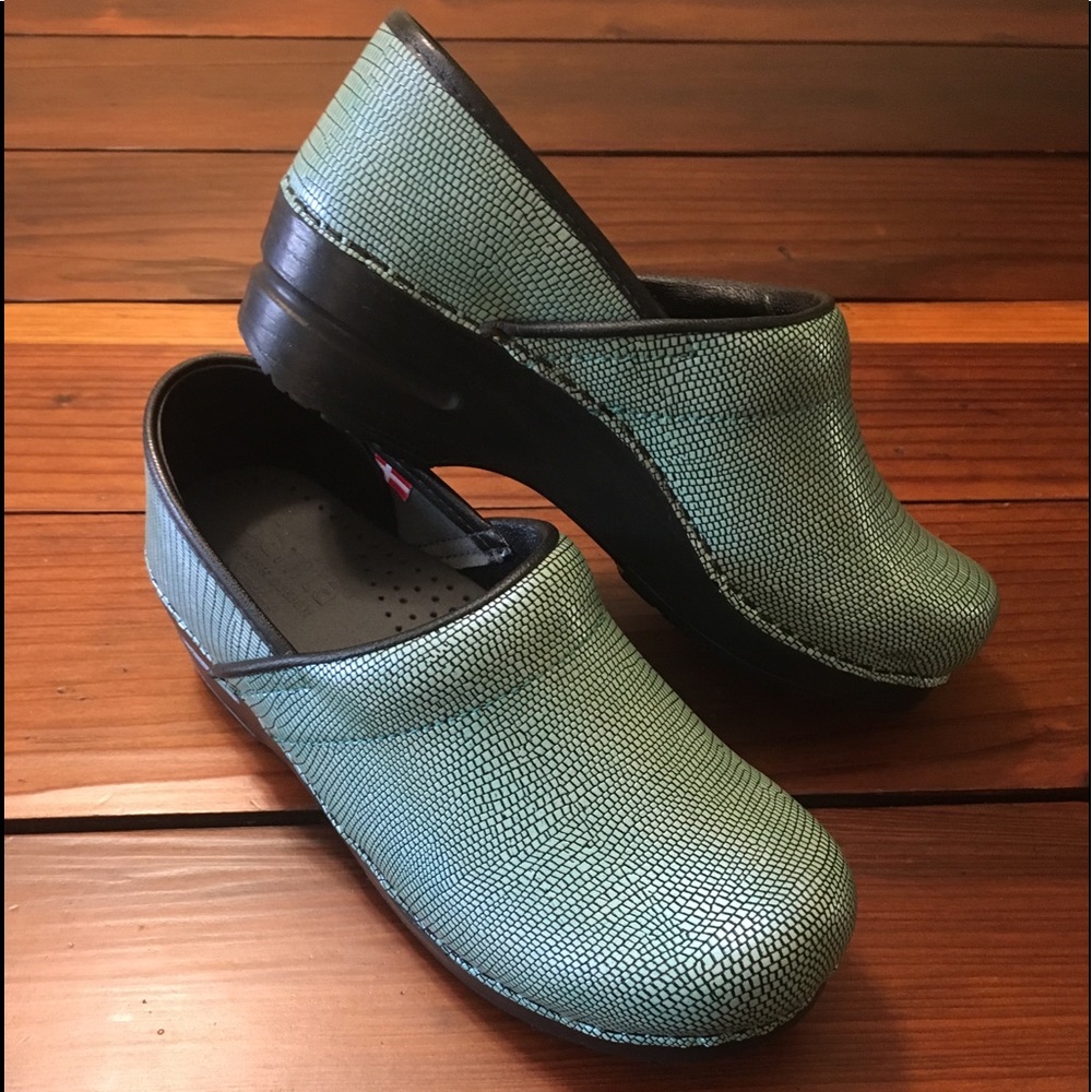Sanita signature prof. Turquoise leather clog
